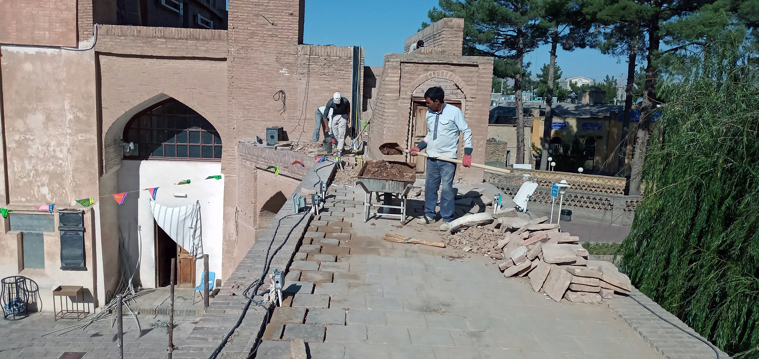 سامانه برق مسجد جامع قائن آماده بهره‌برداری می‌شود